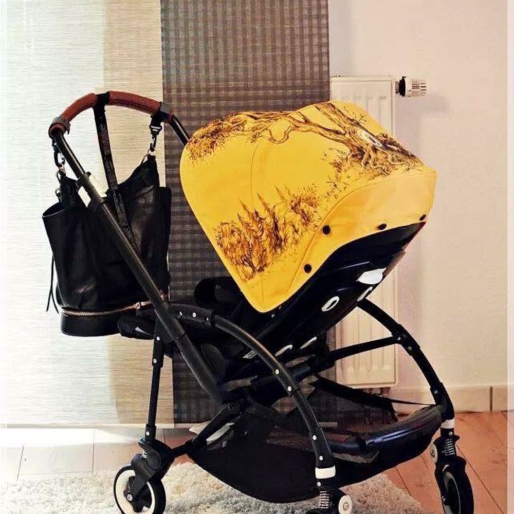 Bugaboo Bee Hood „Artur Fast“ hand drawn at Bee introduction. Only 1 world wide.